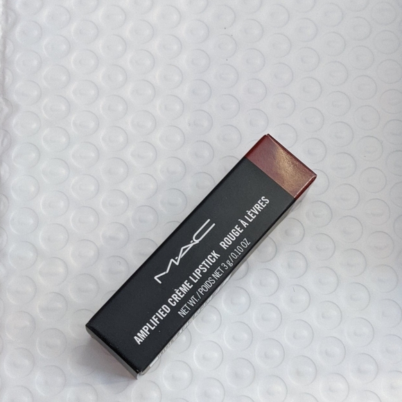 MAC Amplified Creme Lipstick - Picture 3 of 4